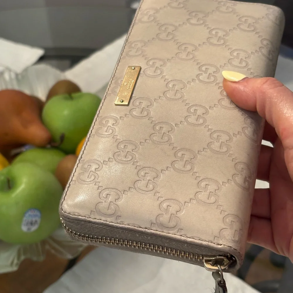 Gucci Guccissima Taupe GG-Embossed Zip Wallet with Gold Plaque - Picture 14 of 16